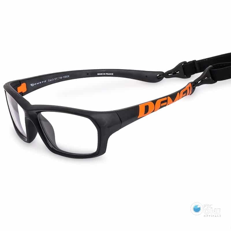 Soft and lightweight sports goggles